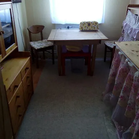 Apartment Privatzimmer Fur Eine Person Mit Kochgelegenheit